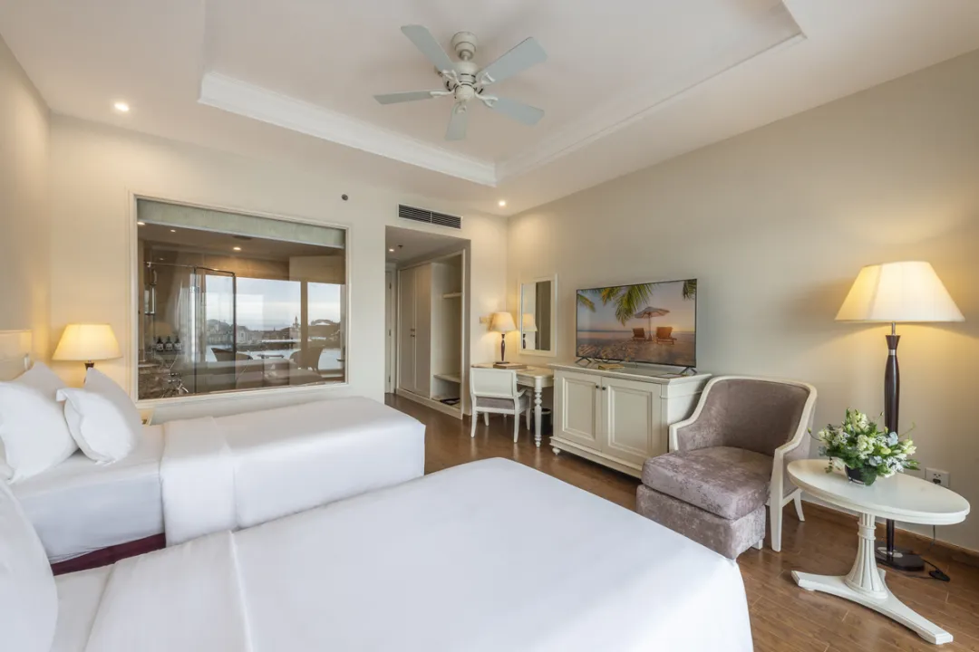 Deluxe Ocean View Twin Bed - Bedroom