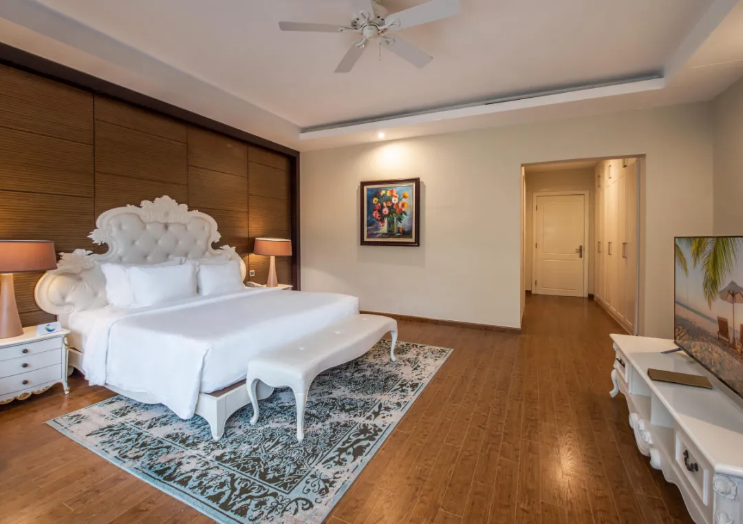 Two Bedroom Villa Pool View -King Bedroom View