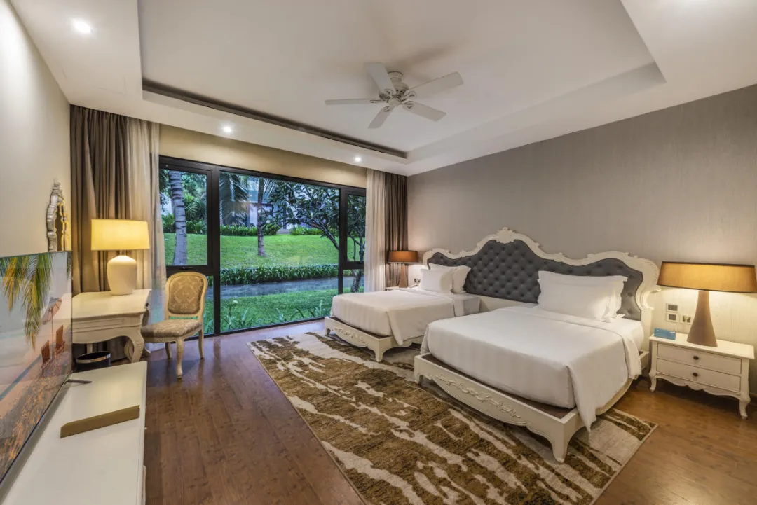 Two Bedroom Villa Pool View -Twin Bed with Garden View