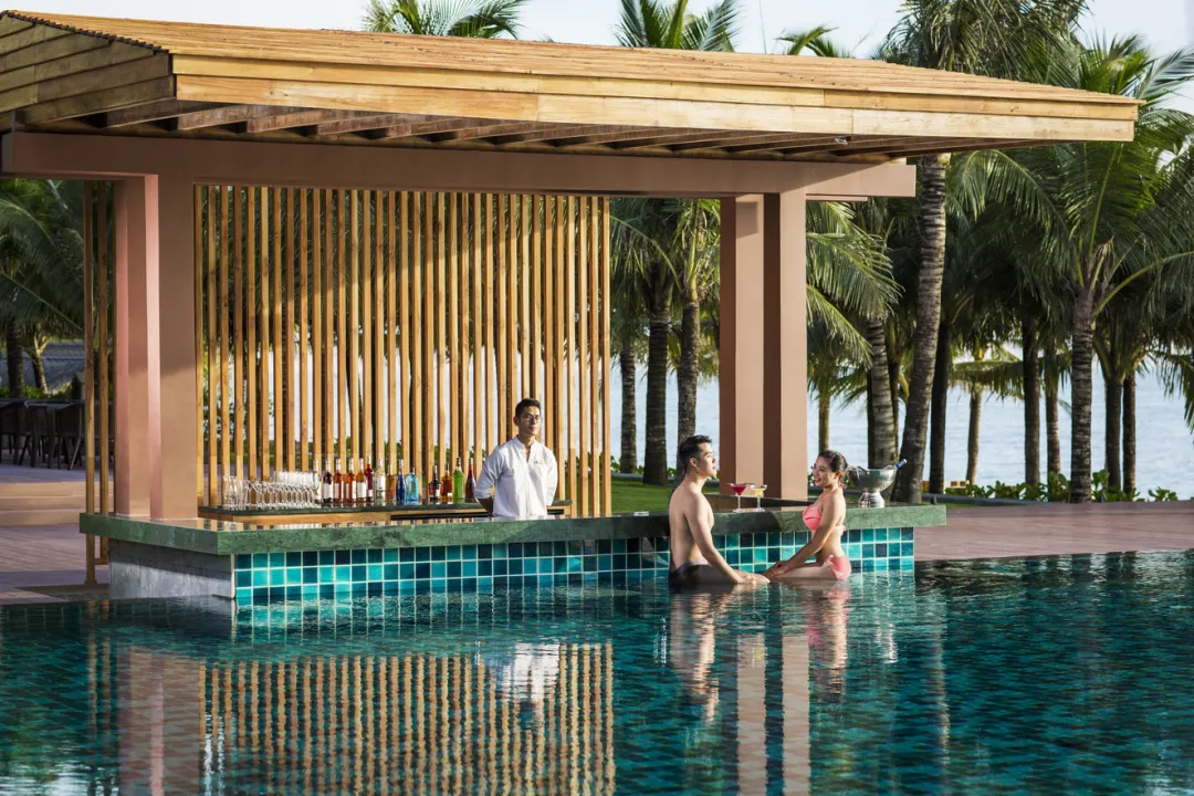 Dusit Princess Moonrise -Pool Bar