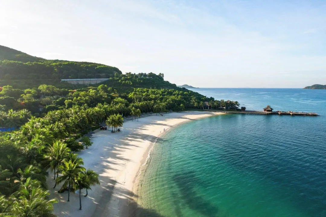 Vinpearl Luxury Nha Trang - Beach View