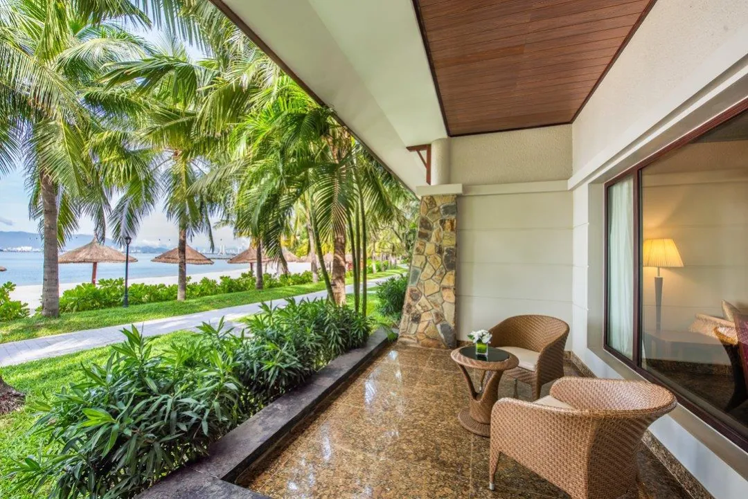 Premier Beachfront Villa - Terrace Lounge
