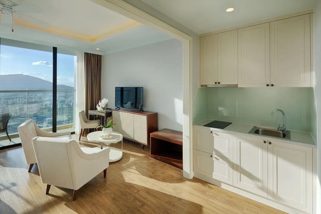 Studio City View Two Single Beds - Seating Aeria with City View