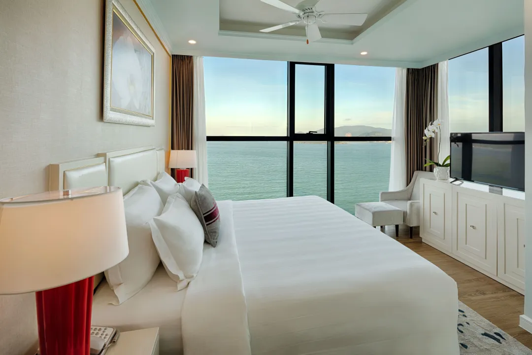 Two Bedroom Apartment Ocean View - King Bed