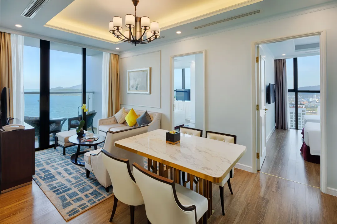 Two Bedroom Apartment Ocean View - Living Room