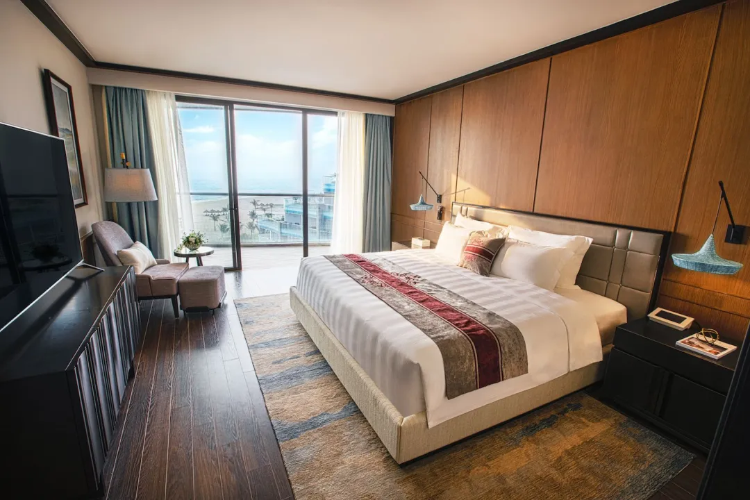 Executive Suite King - Bedroom View