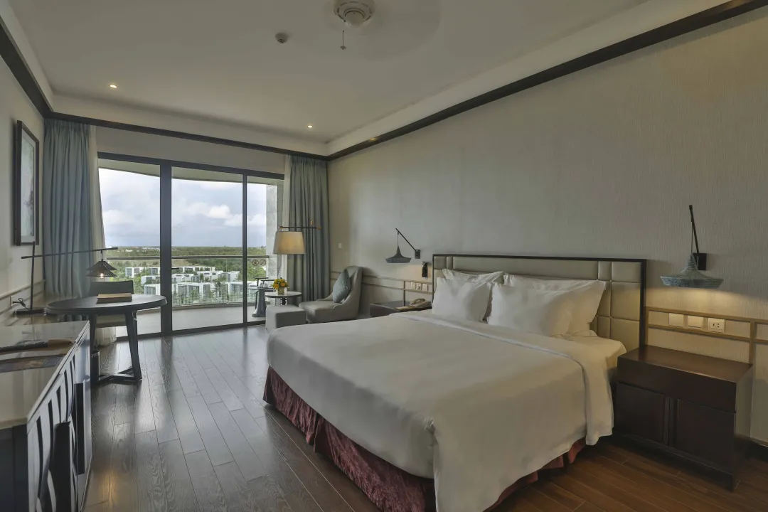 Vinpearl Resort and Golf Hoi An - Deluxe Ocean View Room - King Bed