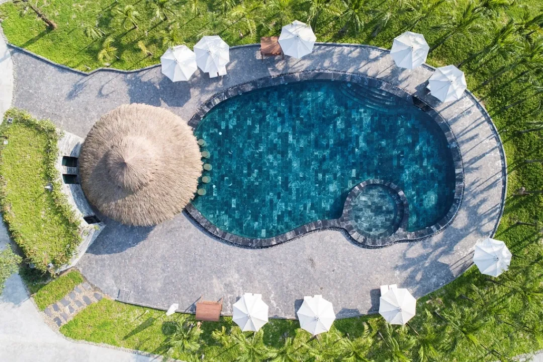 Alba Wellness Valley By Fusion - Pool Aerial View