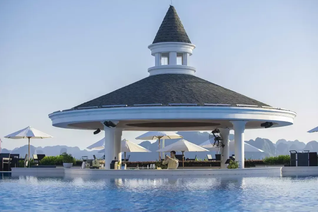 Pool Bar