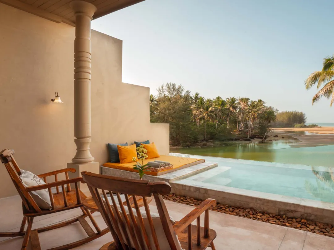 Seaside Pool Paradise Suite - Pool View