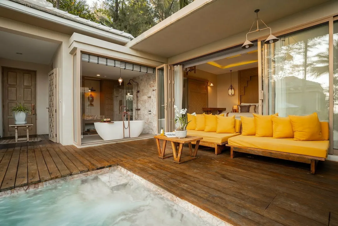 Beach Pool Villa - Pool Lounge