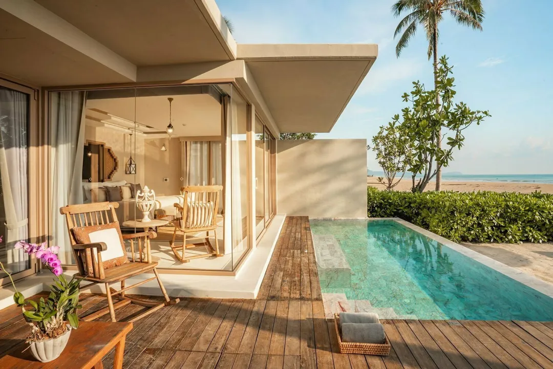 Beachfront Pool Villa - Pool Seating Aeria