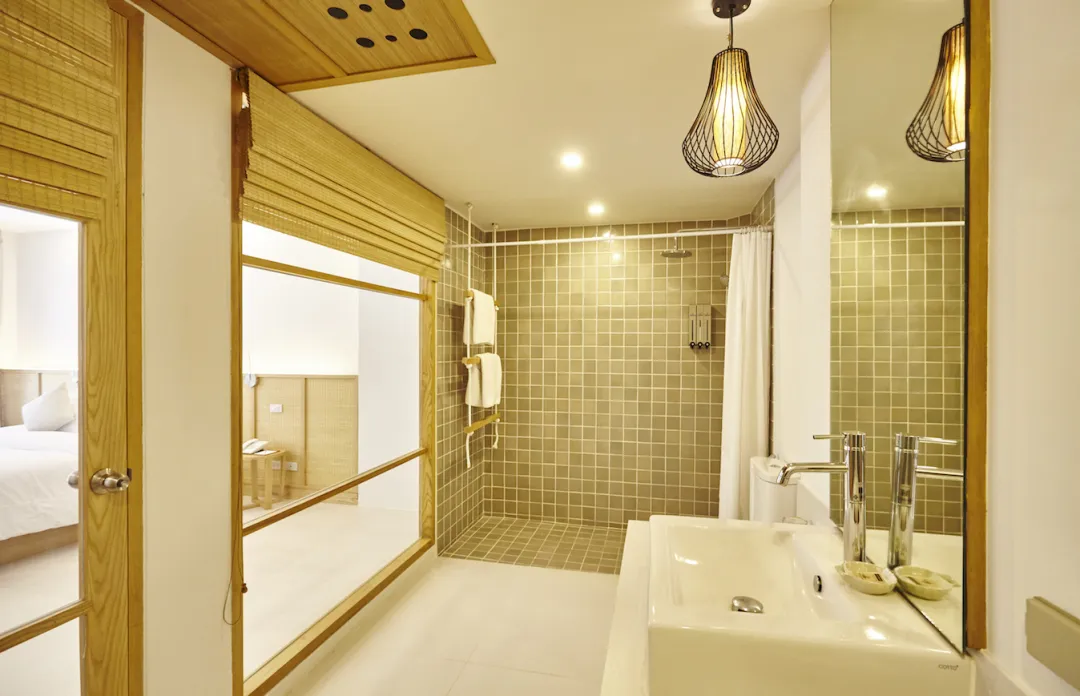 Premium Deluxe Room - Bathroom View