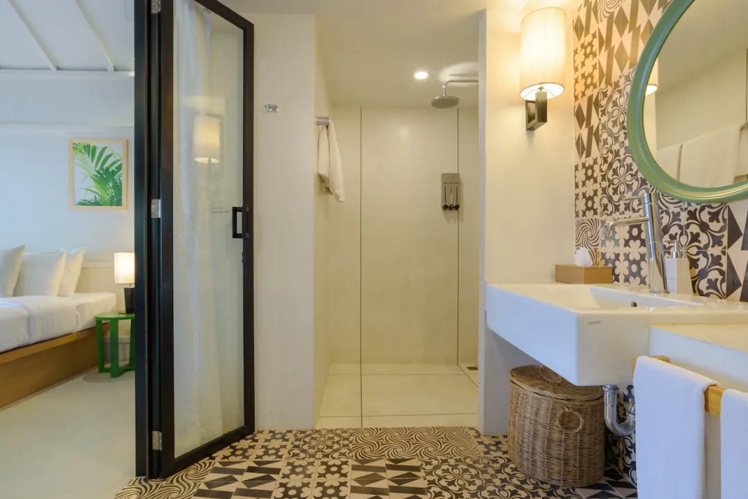 Villa Pool View - Shower Room