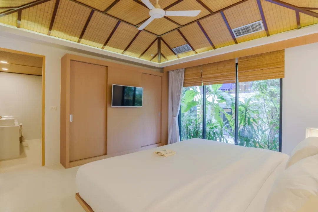 Deluxe Villa Pool View - Bedroom