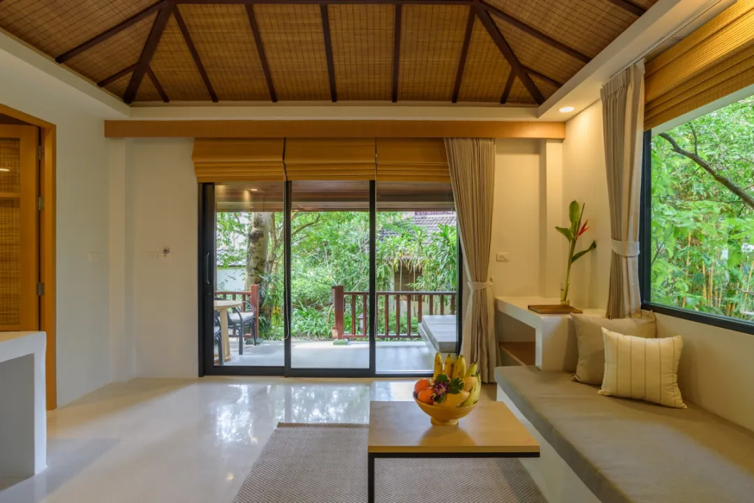 Deluxe Villa Pool View - Seating Aeria with Garden View