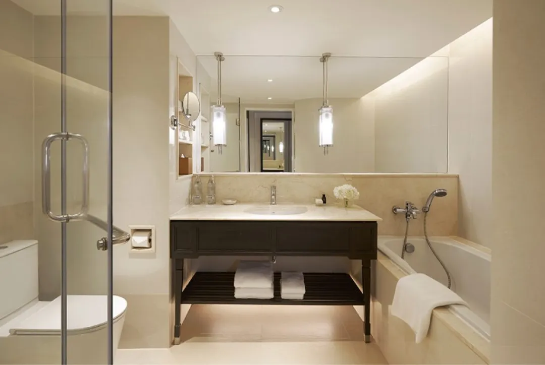 Lanai Room - Bathroom