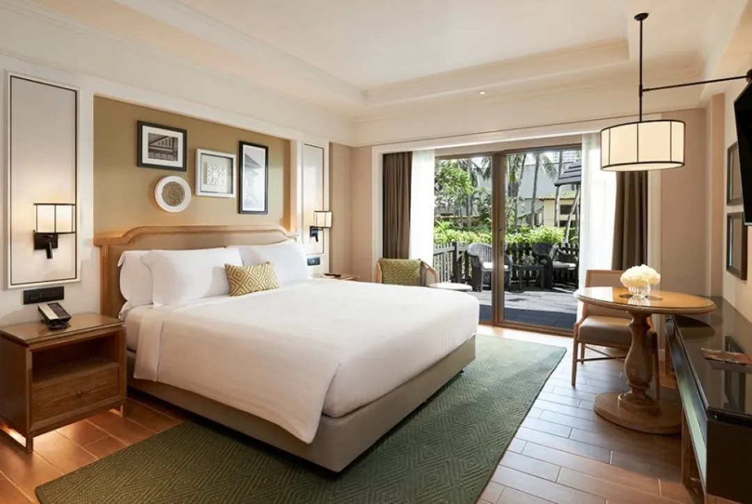 Lanai Room - King Bed