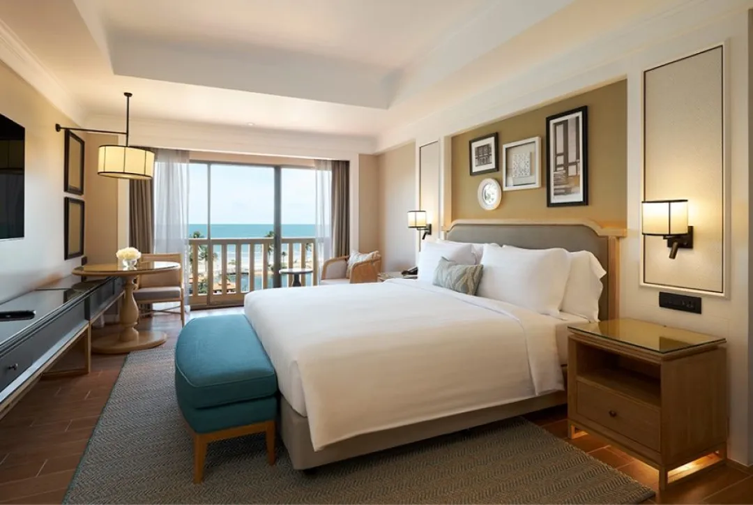 Club Ocean Suite - King Bed