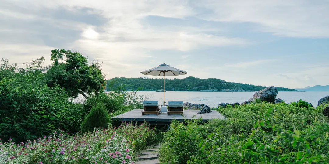 Cape Fahn Hotel -Beach Lounge