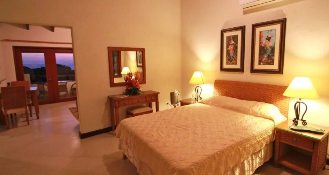 Ocean View Suite -Bedroom