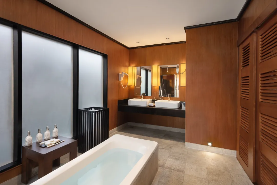 Hudhuranfushi - Sunset Ocean Villa - Bathroom