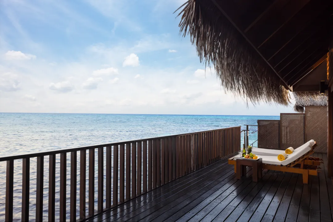 Hudhuranfushi - Sunset Ocean Villa - Deck