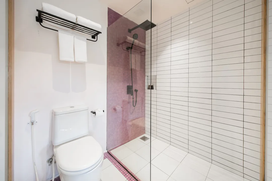 Deluxe Room - Bathroom