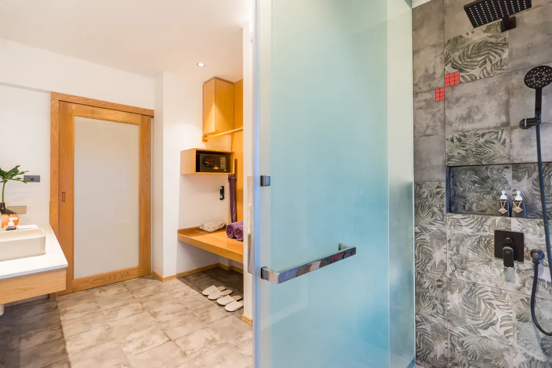 Sea Breeze Villa - Bathroom