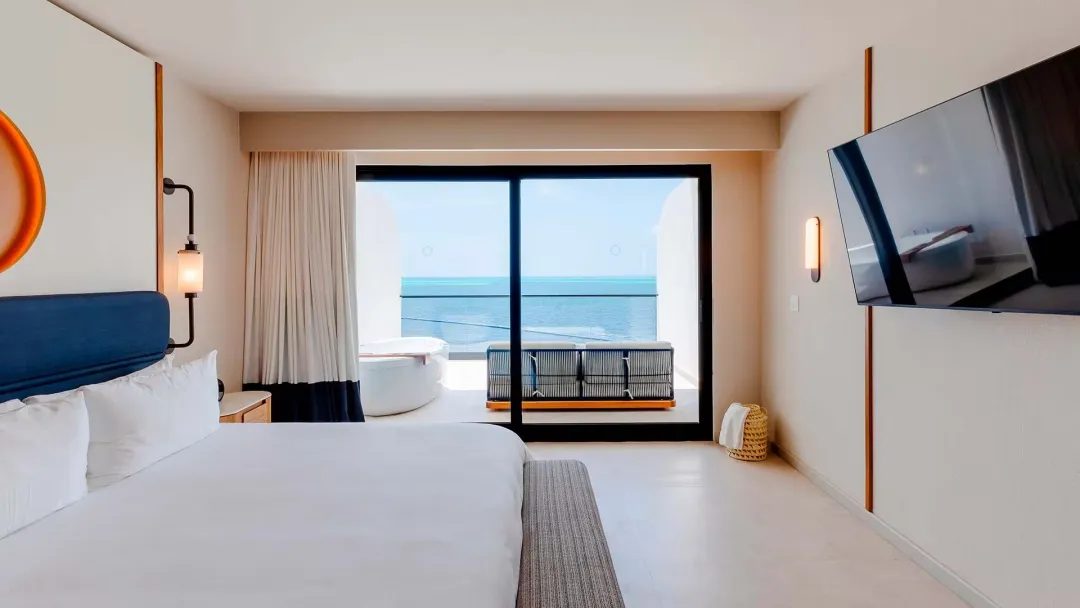 Oceanfront-Couples-Bedroom-with-Sea-View