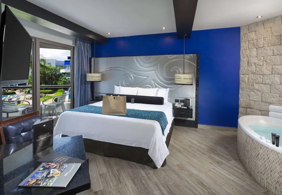Diamond King - King Bed