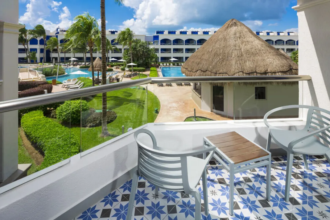 Diamond King - Balcony Lounge