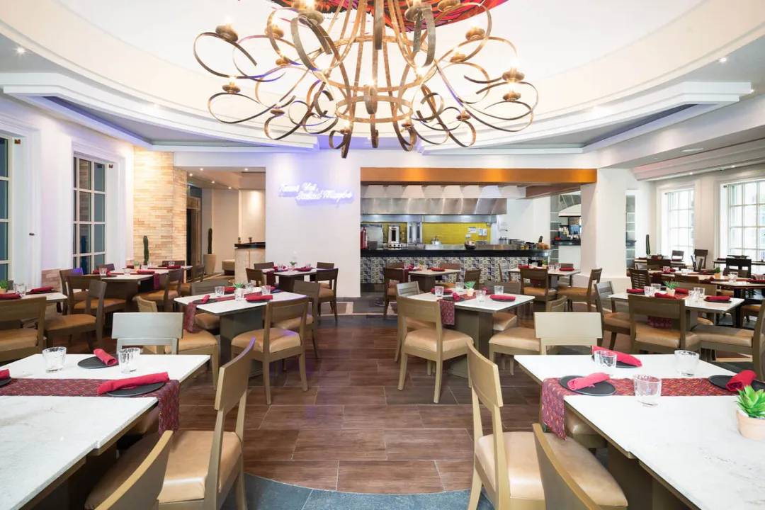 Los Gallos Market Restaurant