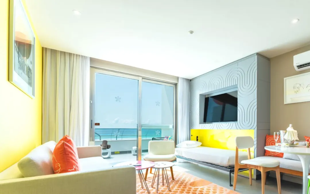 Penthouse Swim-up Oceanfront King Suite - Seating Aeria with View