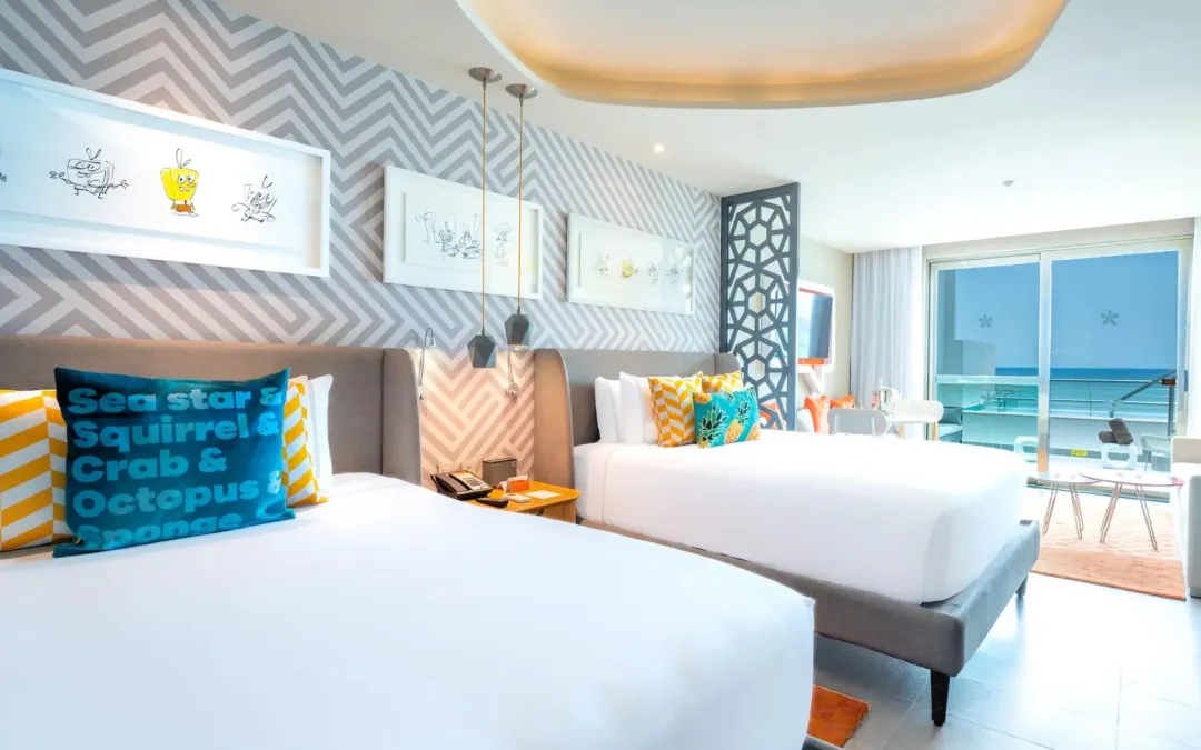 Penthouse Swim-up Oceanfront Queen Suite - Twin Bed with View
