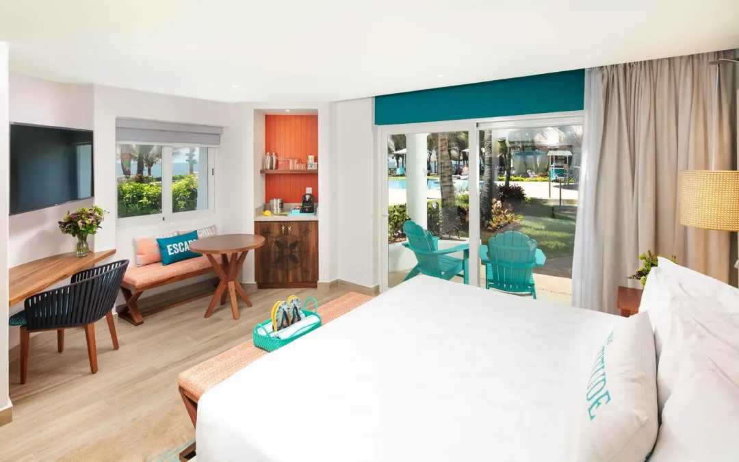 Paradise Oceanview Room - Bedroom with View