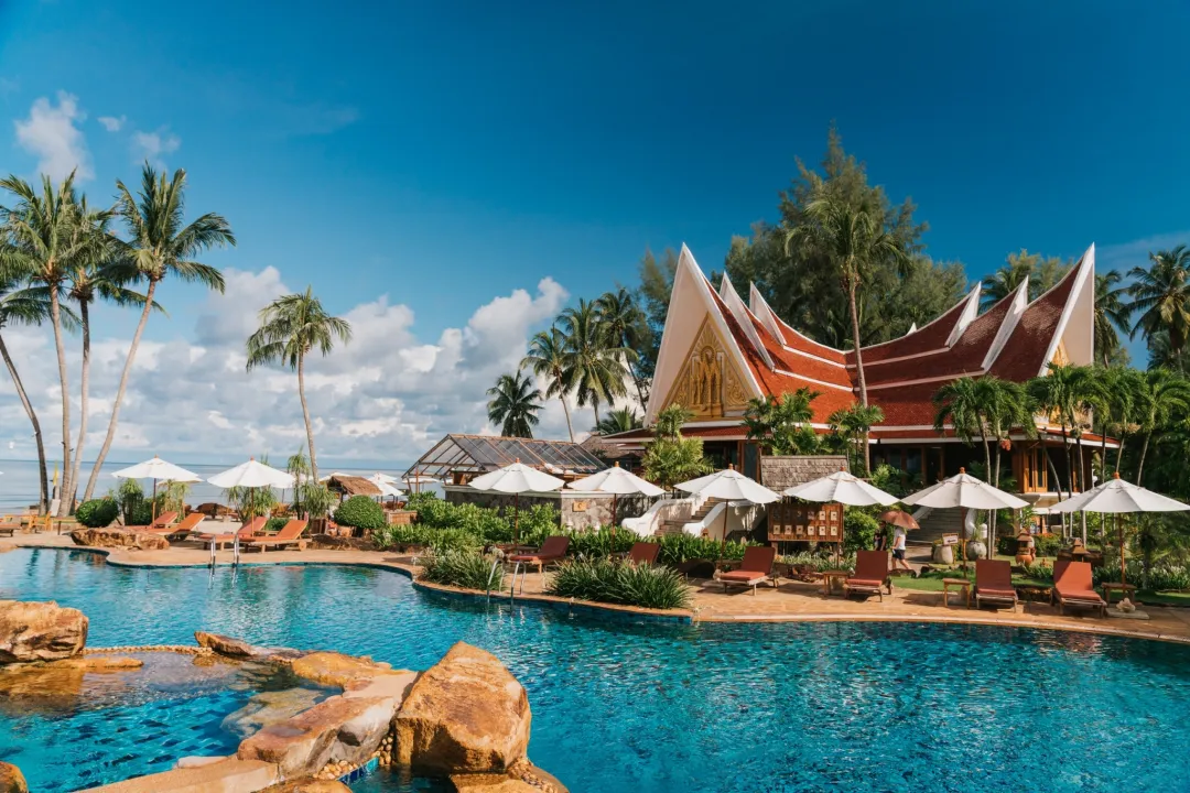 01 Main Pool 