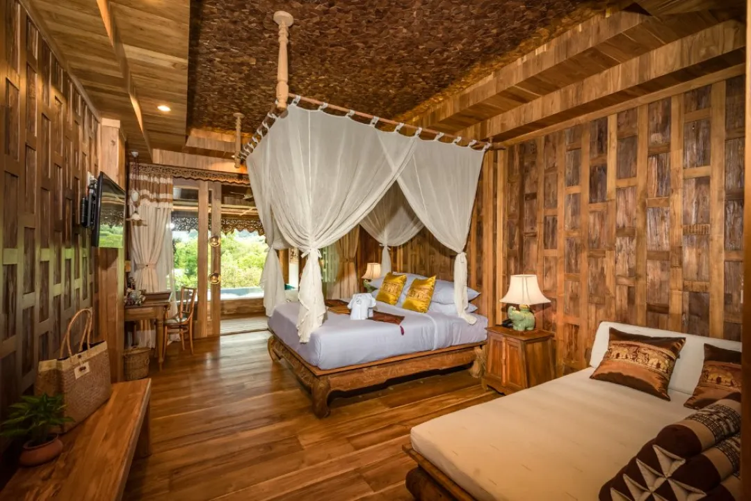 Pool Suite Water View - Bedroom