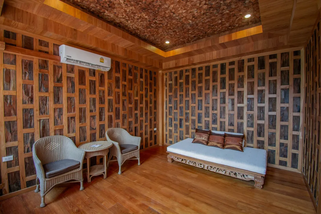 Grand Pool Suite Water View - Seating Aeria