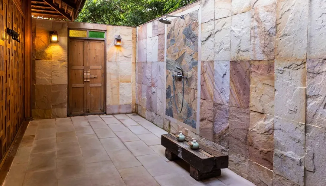 Seawater Pool Villa - Outdoor Shower