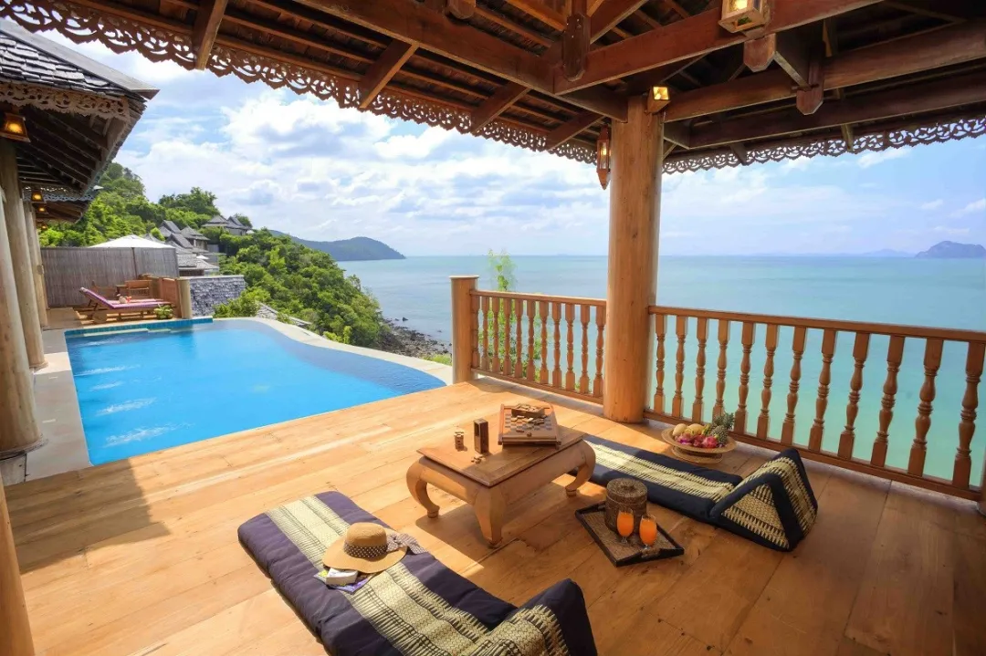 Royal Grand Pool Villa - Deck Lounge with View