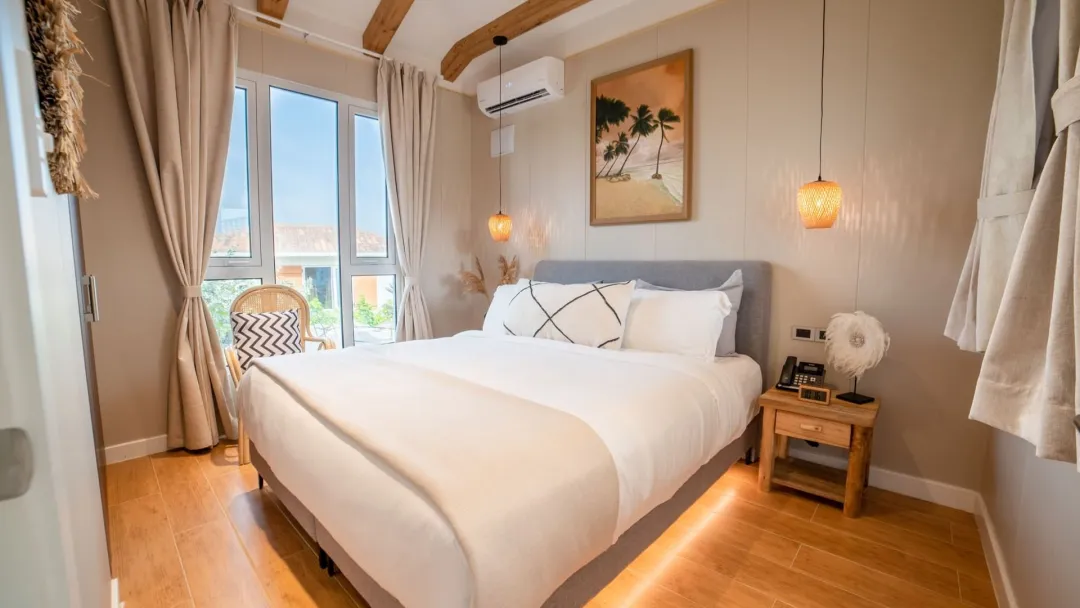 Golden Rock Dive and Nature Resort - One Bedroom Cottage - Bedroom
