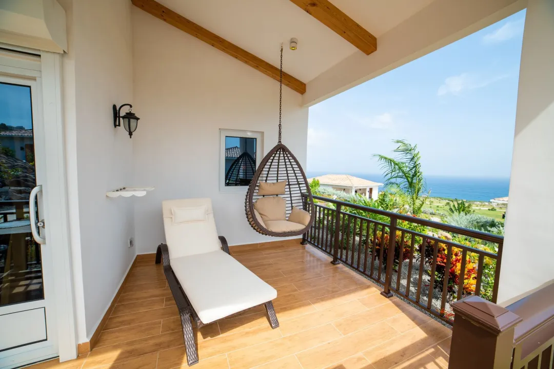 Golden Rock Dive and Nature Resort - One Bedroom Cottage - Terrace