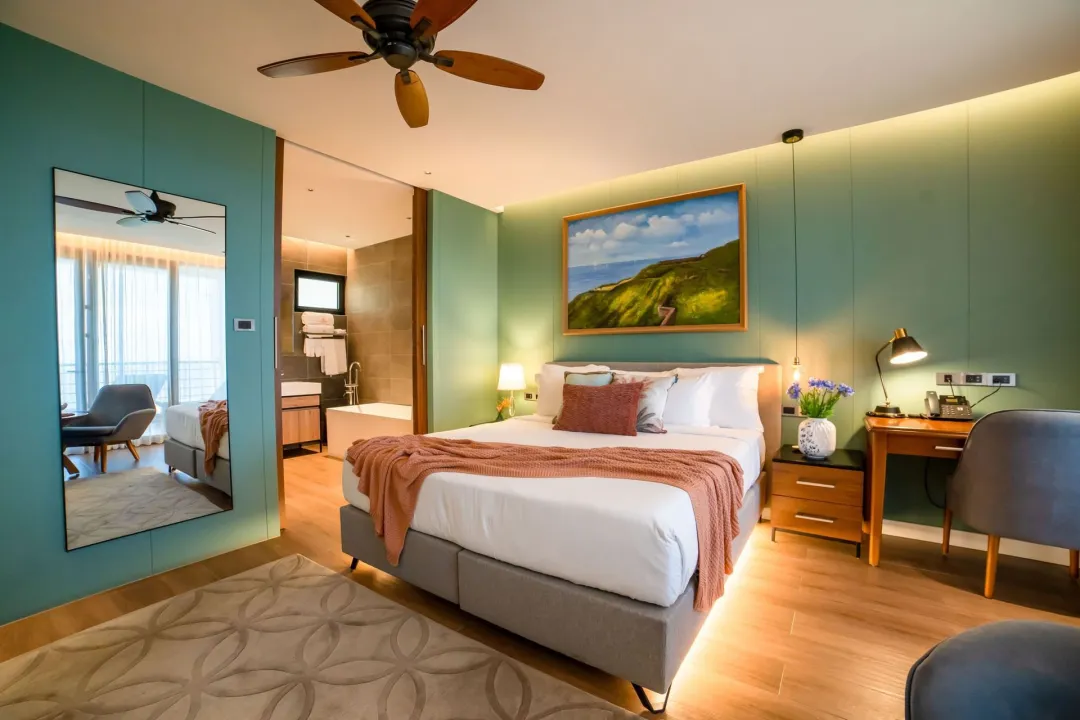 Golden Rock Dive and Nature Resort - Deluxe Ocean View Room - Bedroom