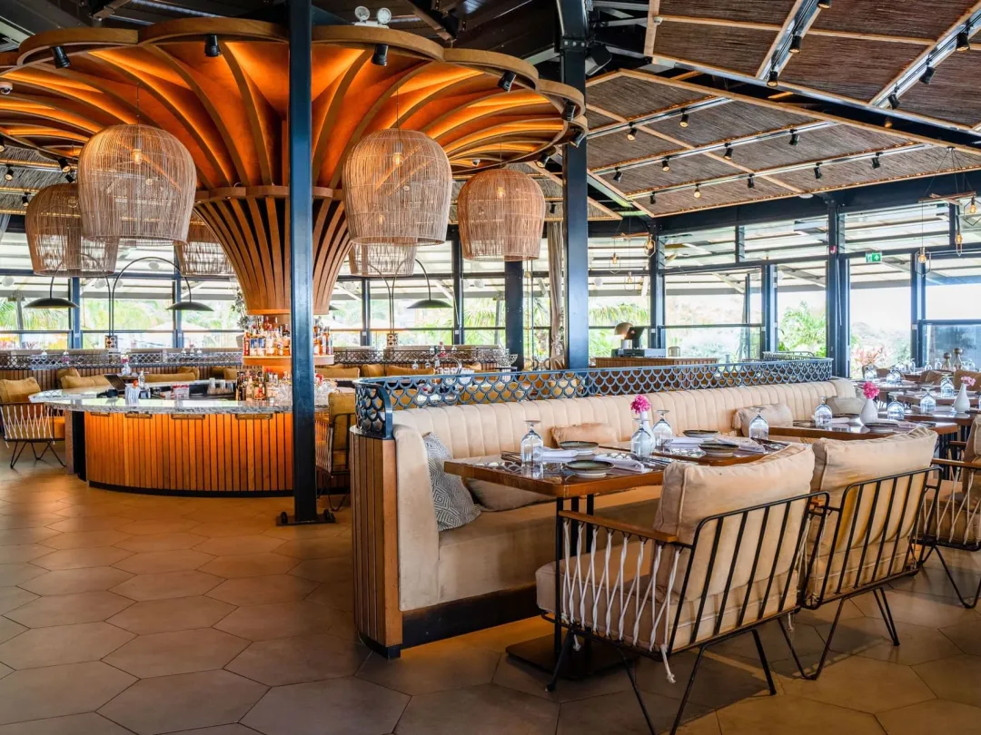 Golden Rock Dive and Nature Resort - Breeze Restaurant - Interior