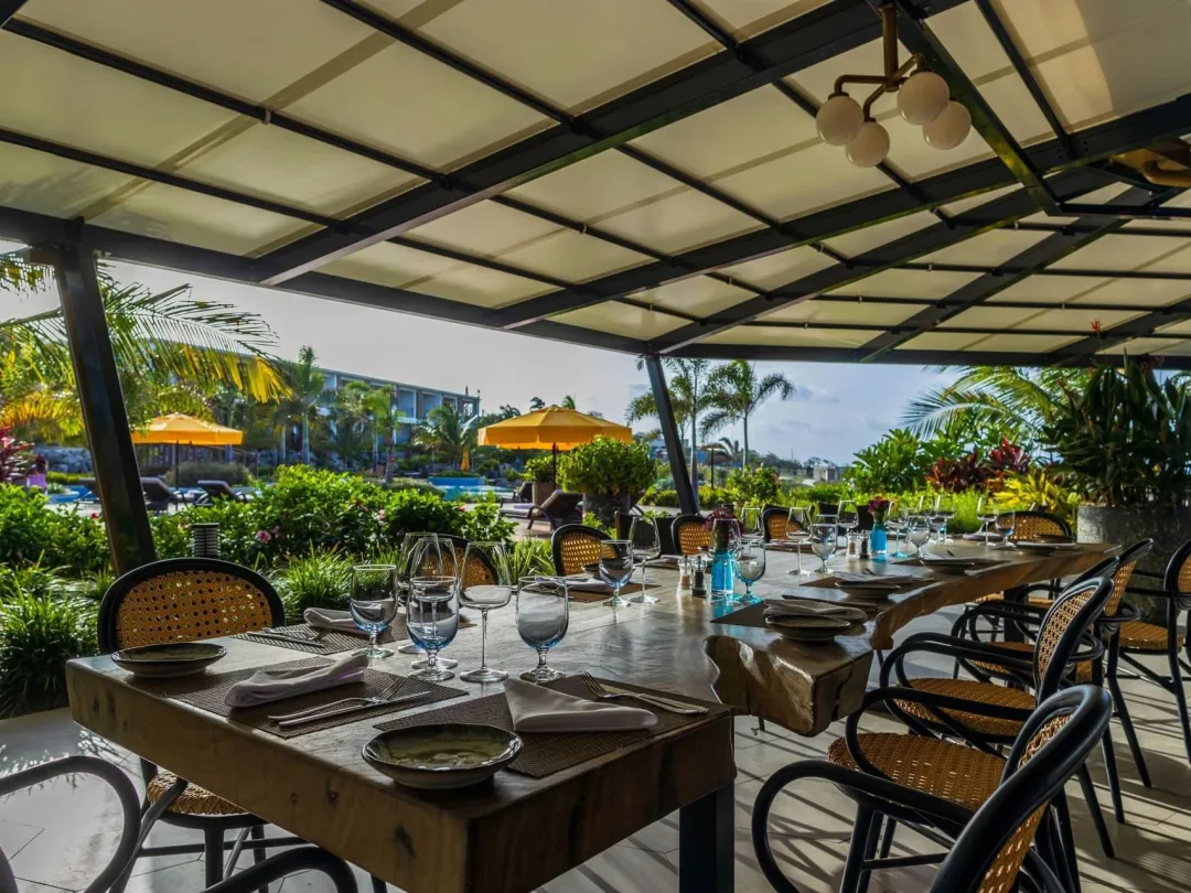Golden Rock Dive and Nature Resort - Breeze Restaurant - Outdoor Dining