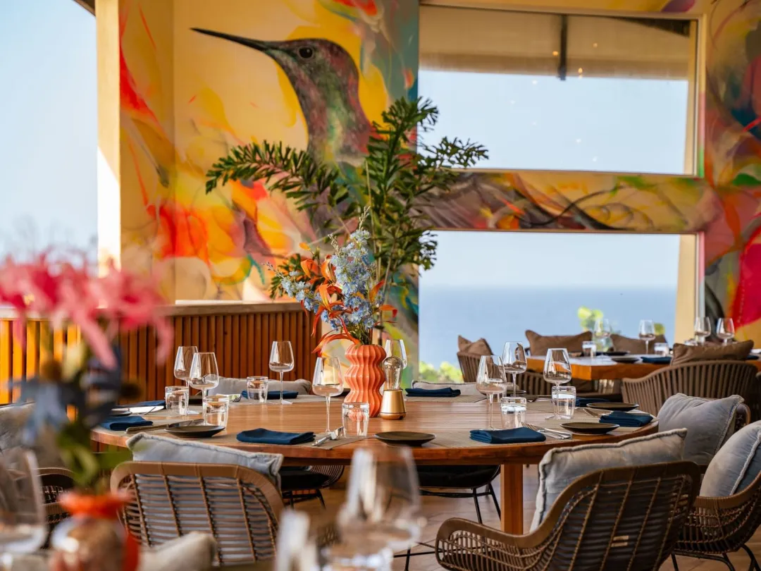 Golden Rock Dive and Nature Resort - Bobbies Beach Club Restaurant - Interior