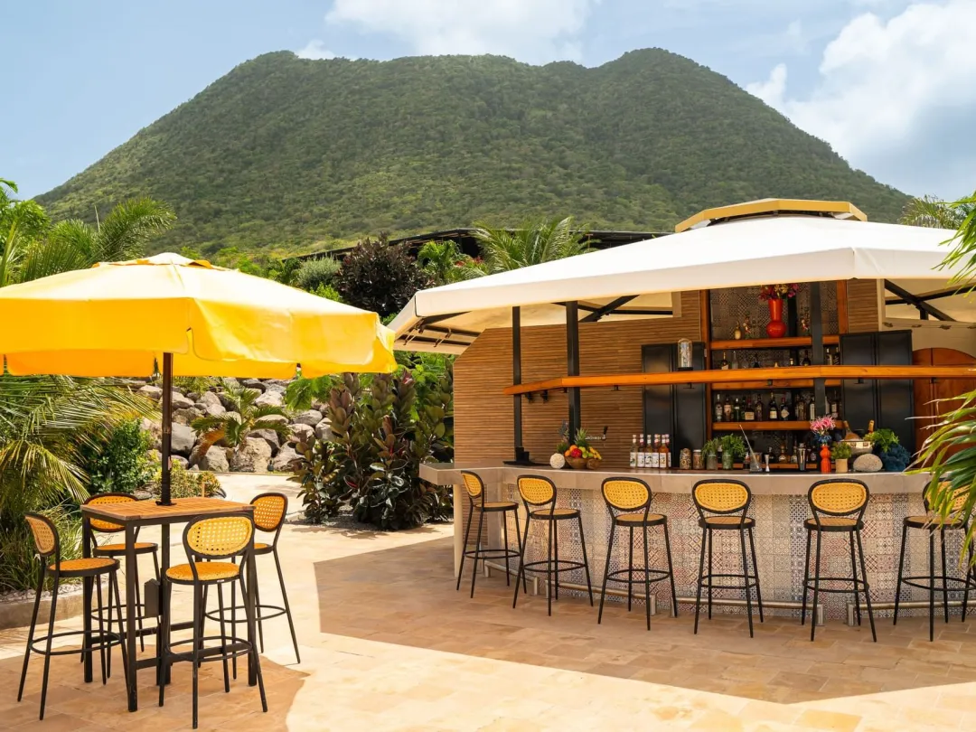 Golden Rock Dive and Nature Resort - Pool Bar - Bar Area