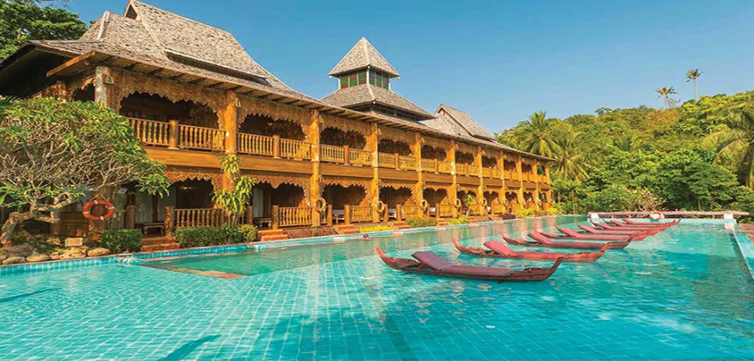 Santhiya Koh Phangan Resort & Spa - Pool Lounge