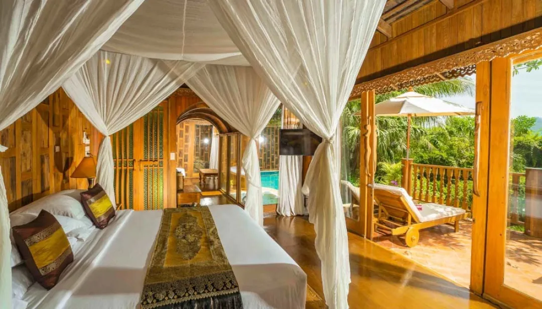 Sea View Pool Villa - Bedroom with View